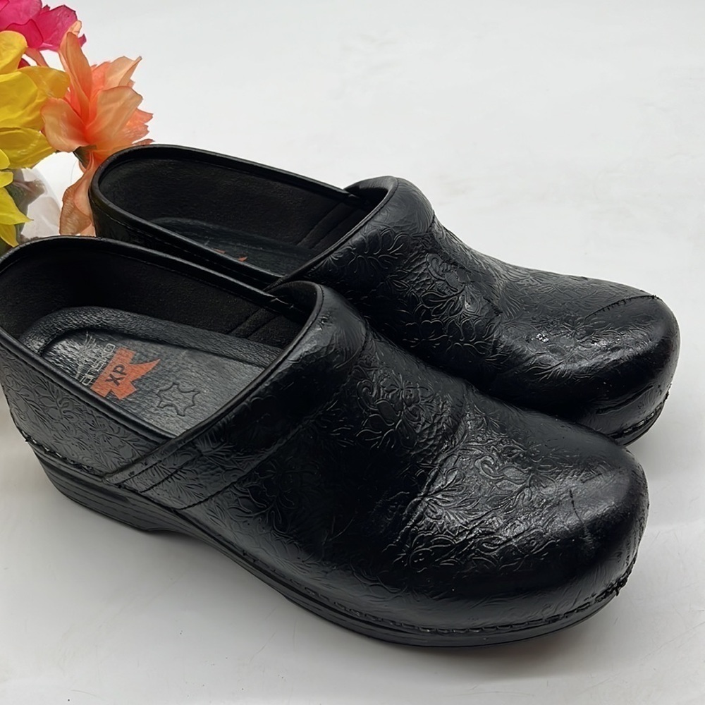 Dansko Black Leather stamped Leather Sz 38. DAN1230D - Picture 2 of 9